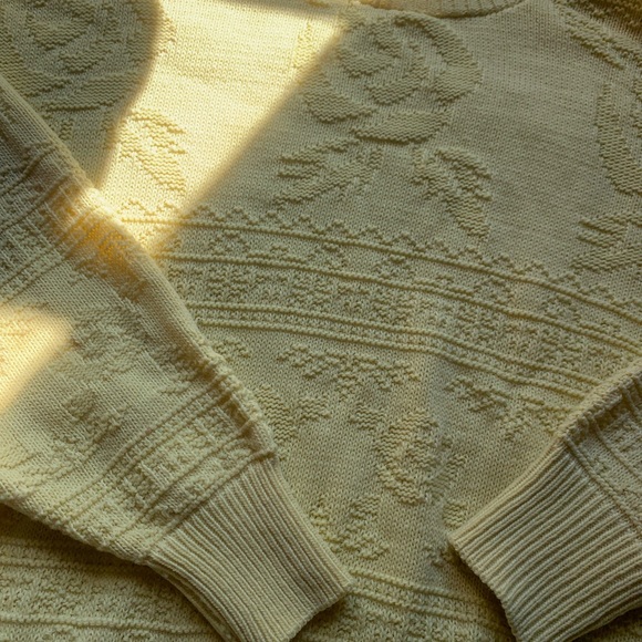 Rose Sweatshirt - Picture 4 of 5